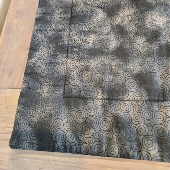 HANDMADE MIXED PRINT BLACK & RED TABLE RUNNER HALLOWEEN - Picture 7 of 12